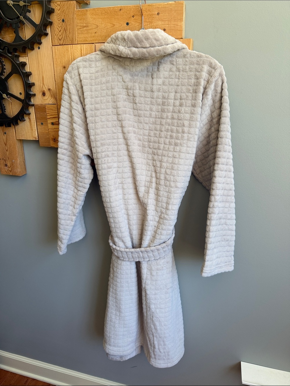 Plush Collar Bath Robe in Light Taupe - Picture 3 of 4